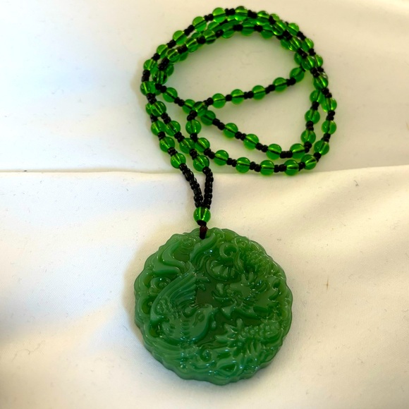 CARVED GREEN JADEITE PENDANT NECKLACE SHOWING PHOENIX AND DRAGON - Picture 3 of 4